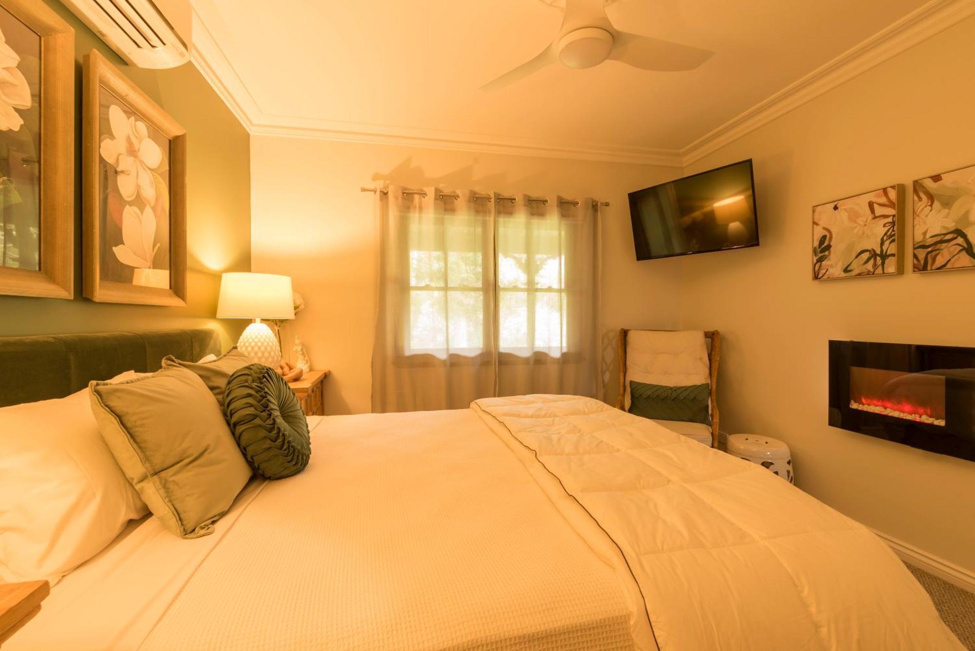 Maleny Hotel ภายนอก รูปภาพ