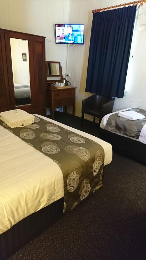 Maleny Hotel ภายนอก รูปภาพ