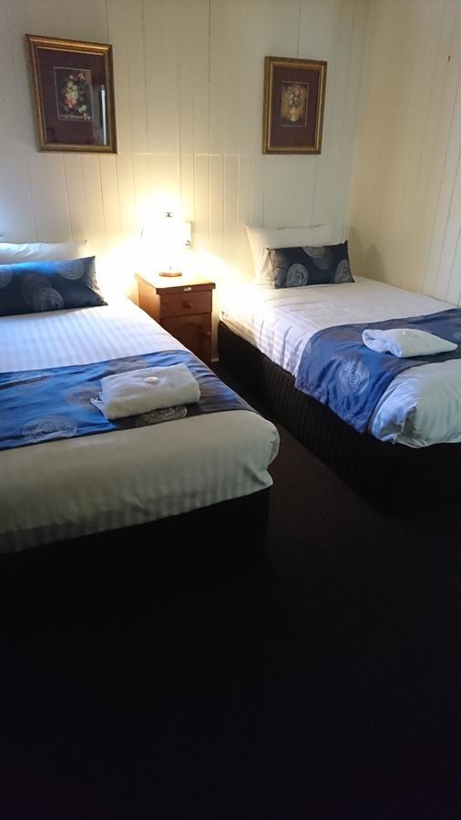 Maleny Hotel ภายนอก รูปภาพ