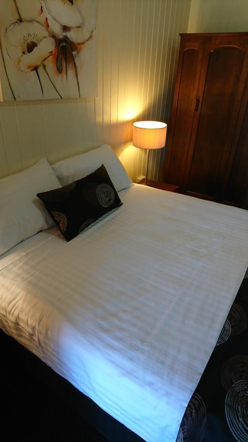 Maleny Hotel ภายนอก รูปภาพ