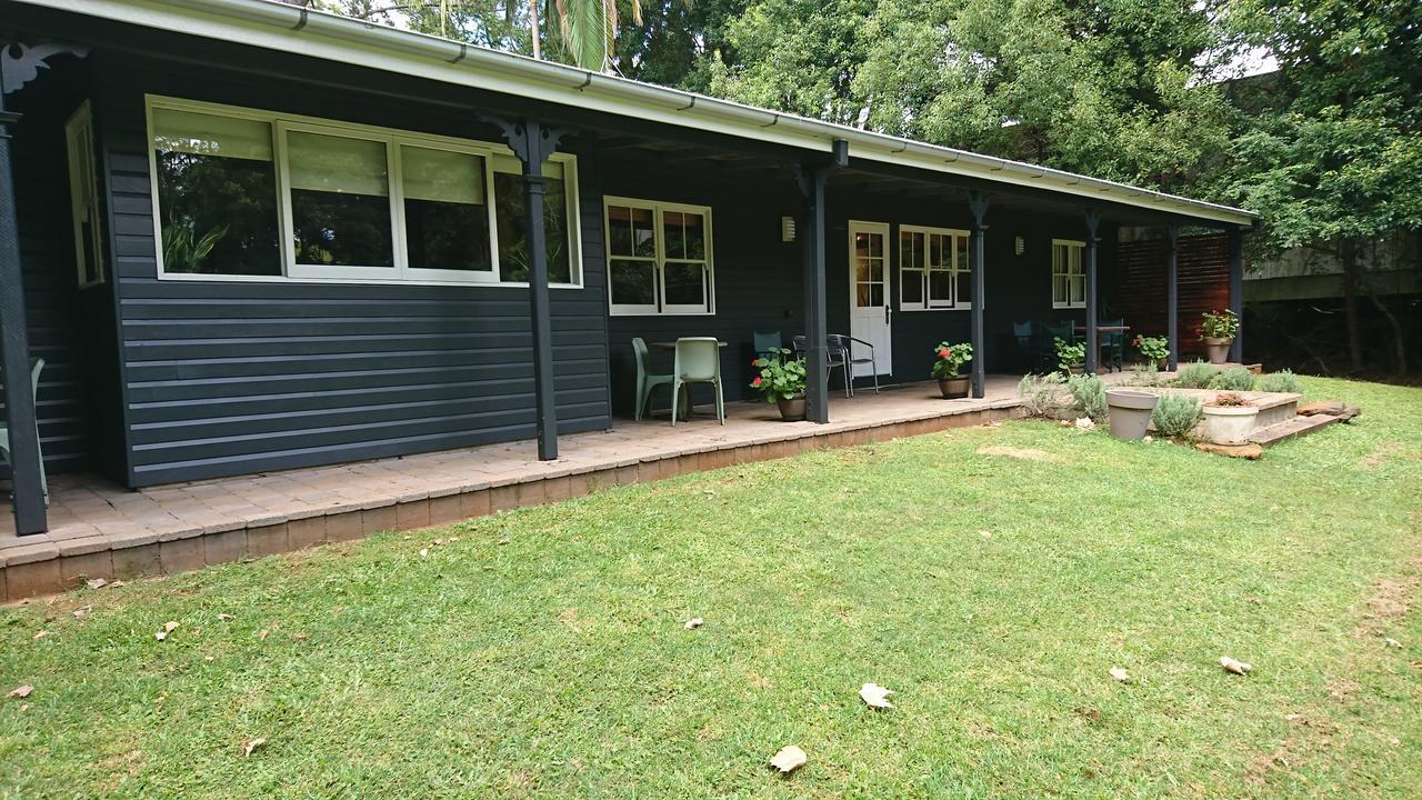 Maleny Hotel ภายนอก รูปภาพ