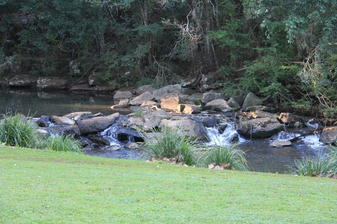 Maleny Hotel ภายนอก รูปภาพ