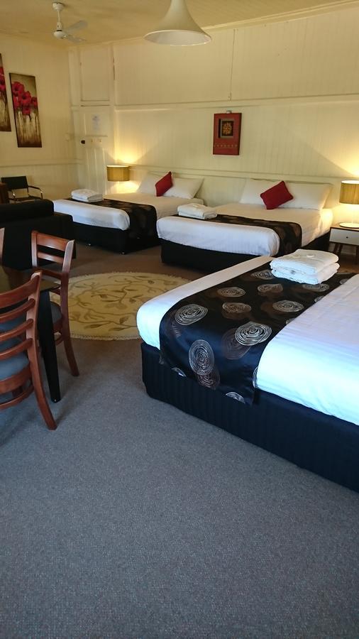 Maleny Hotel ภายนอก รูปภาพ