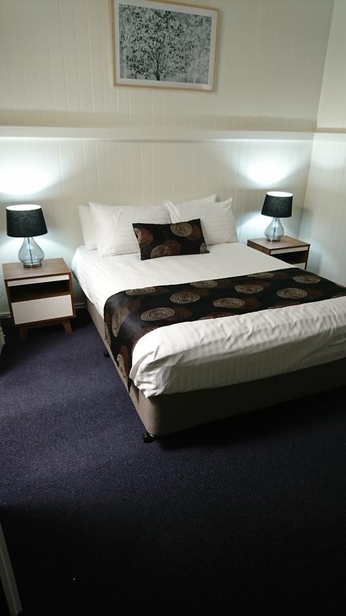 Maleny Hotel ภายนอก รูปภาพ