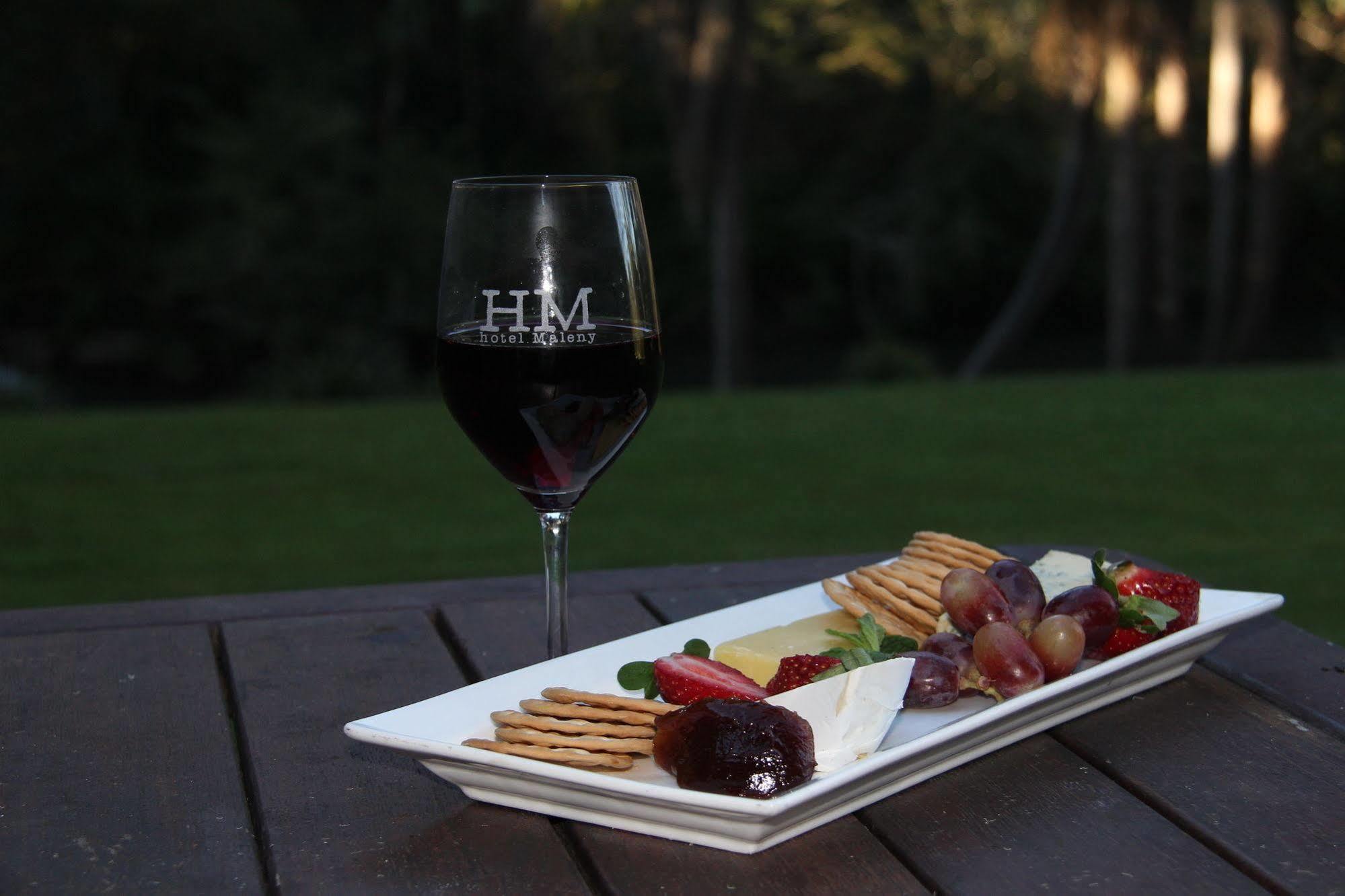 Maleny Hotel ภายนอก รูปภาพ